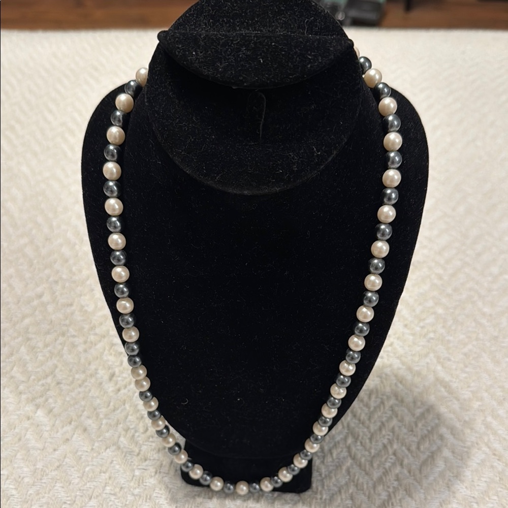 Elegant costume Pearl 2 tone dark and cream Necklace 12”